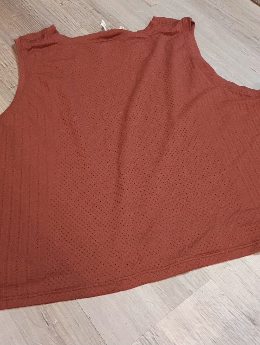 Lululemon - Picture 4 of 7